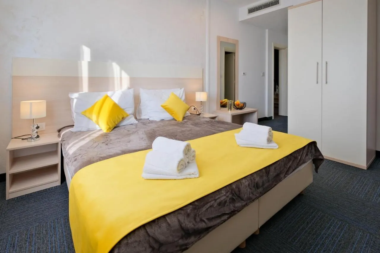 Hotel Bor Krk Town
