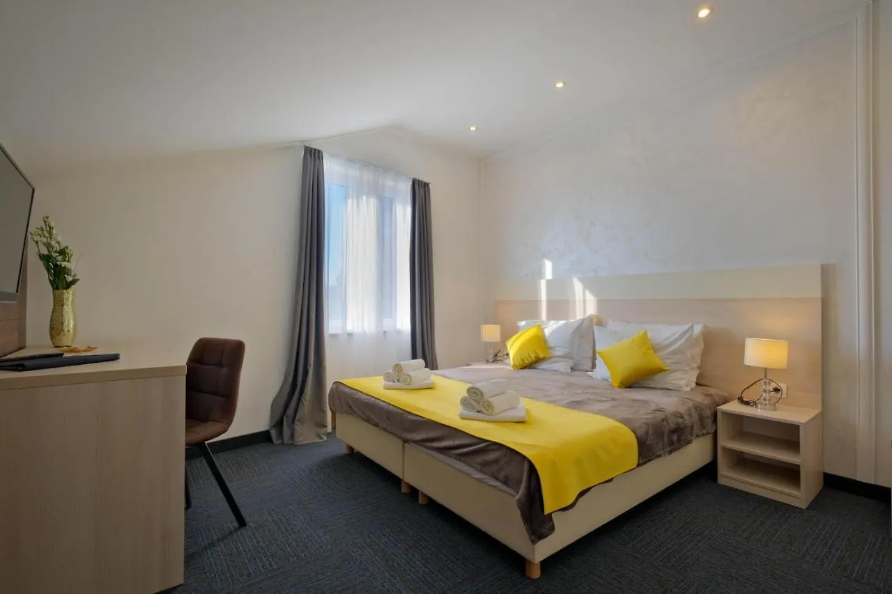 Hotel Bor Krk Town 3*,