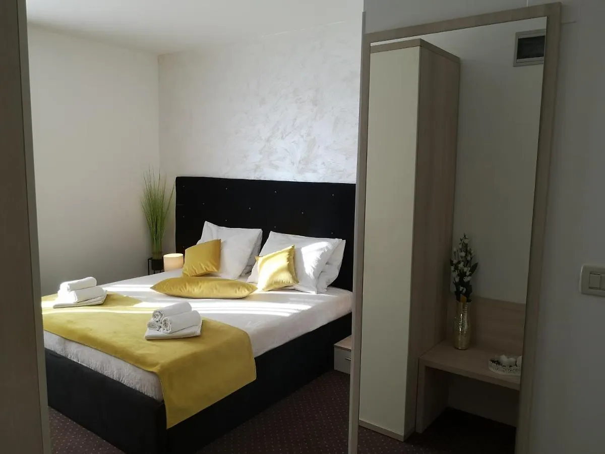 Hotel Bor Krk Town 3*,