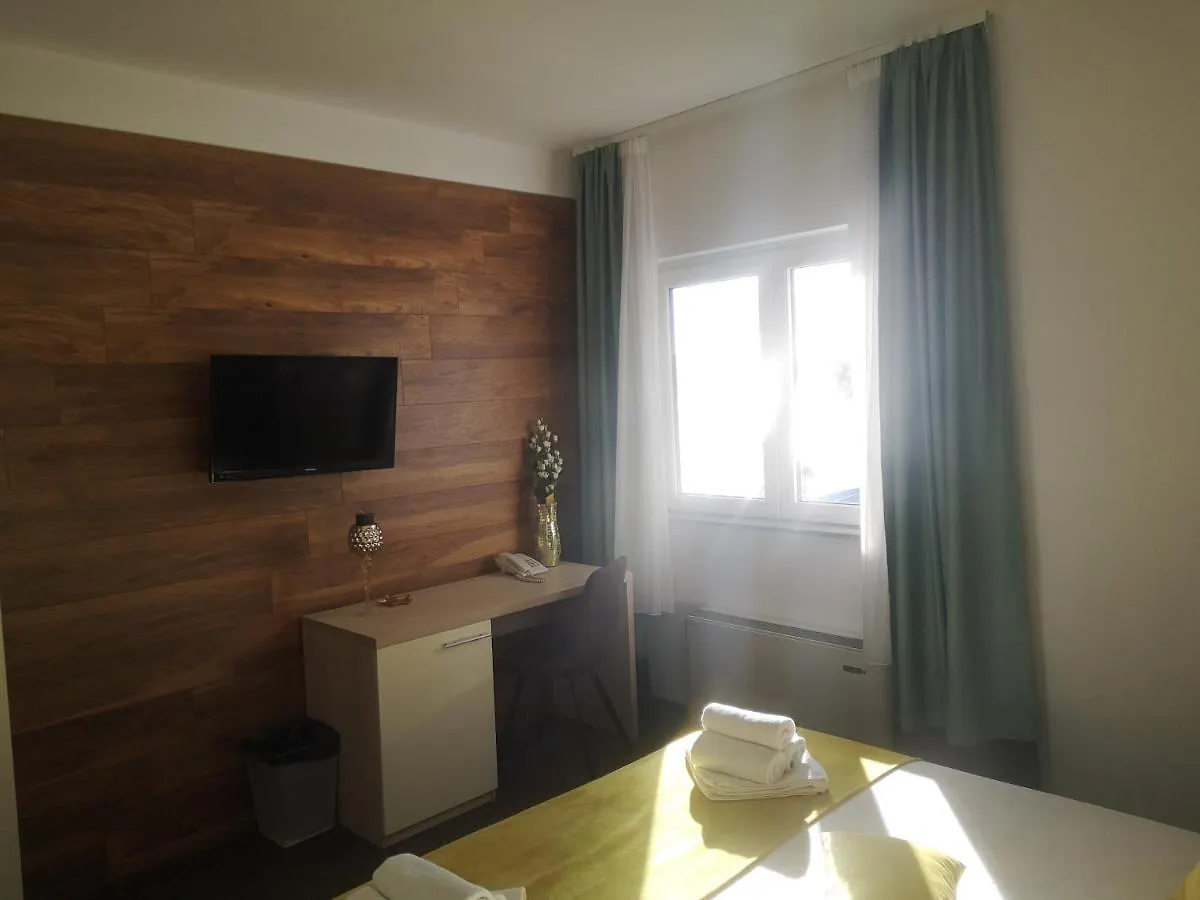 Hotel Bor Krk Town