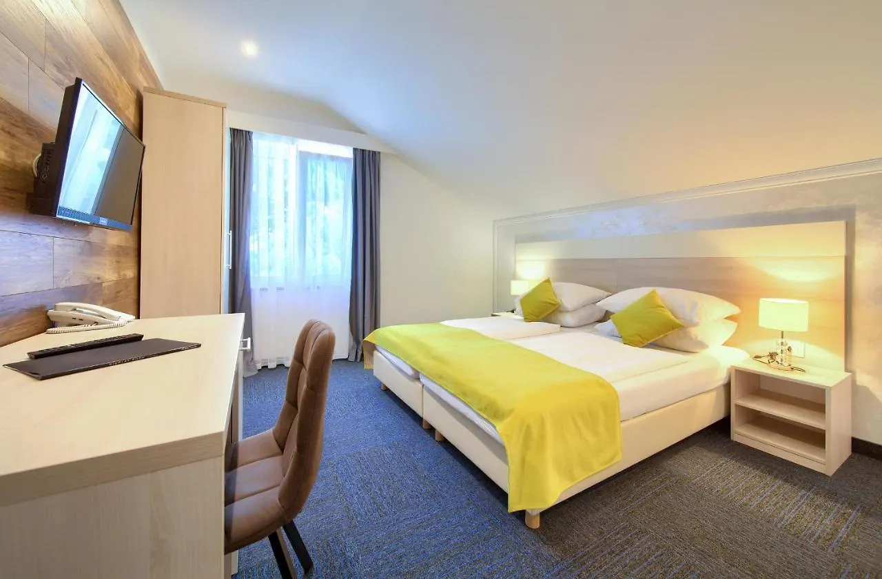 Hotel Bor Krk Town