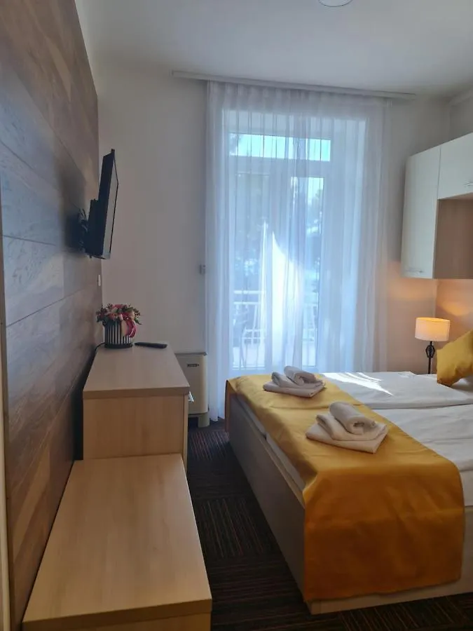 Hotel Bor Krk Town