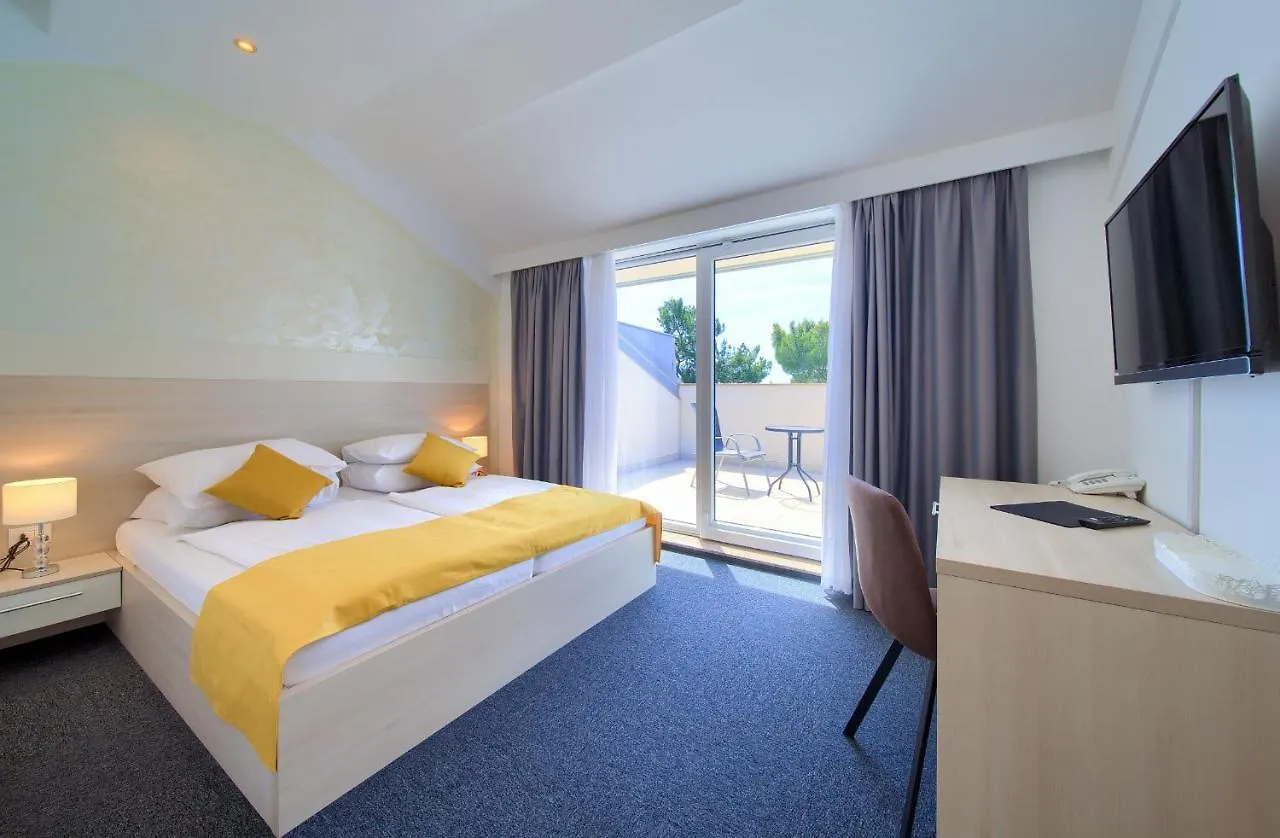 Hotel Bor Krk Town