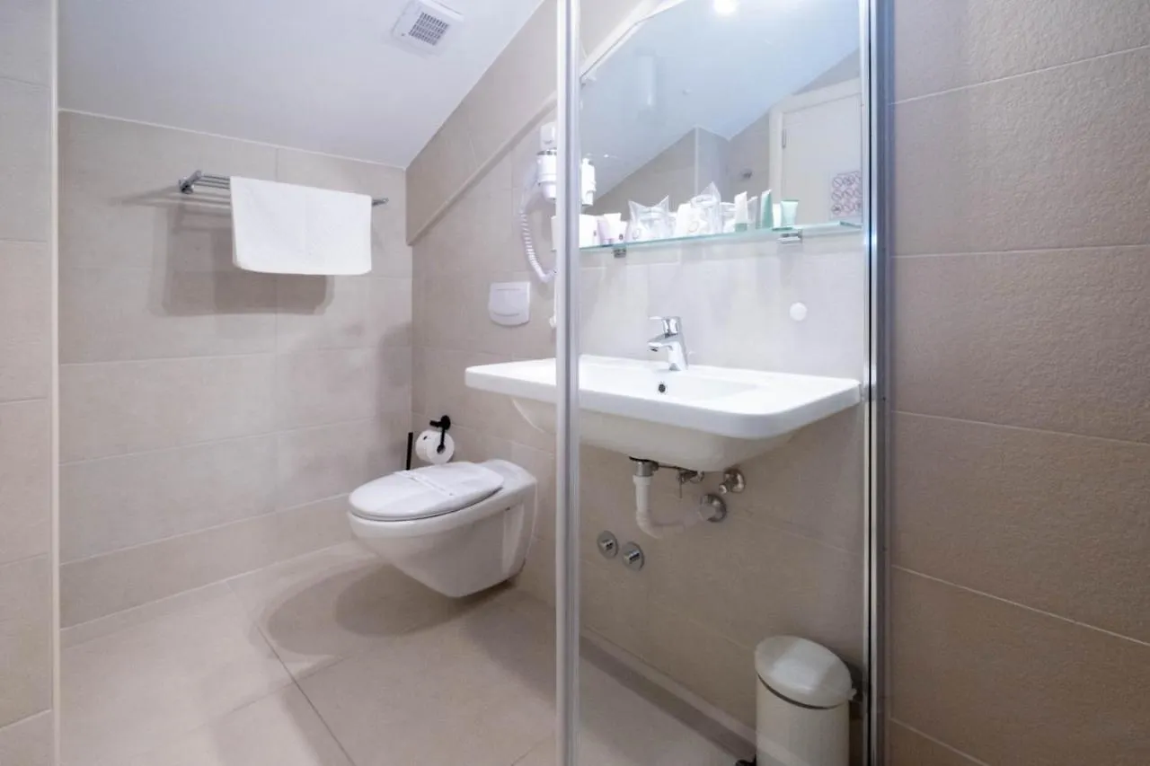 Hotel Bor Krk Town