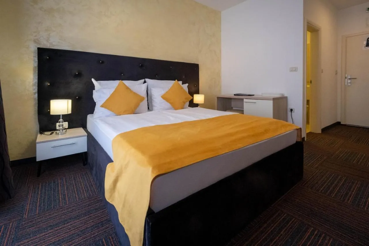 Hotel Bor Krk Town 3*,