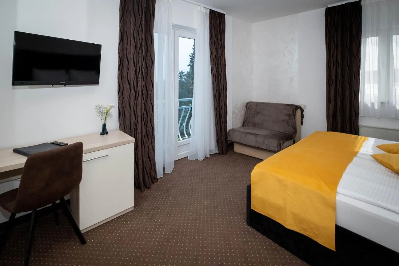 Hotel Bor Krk Town