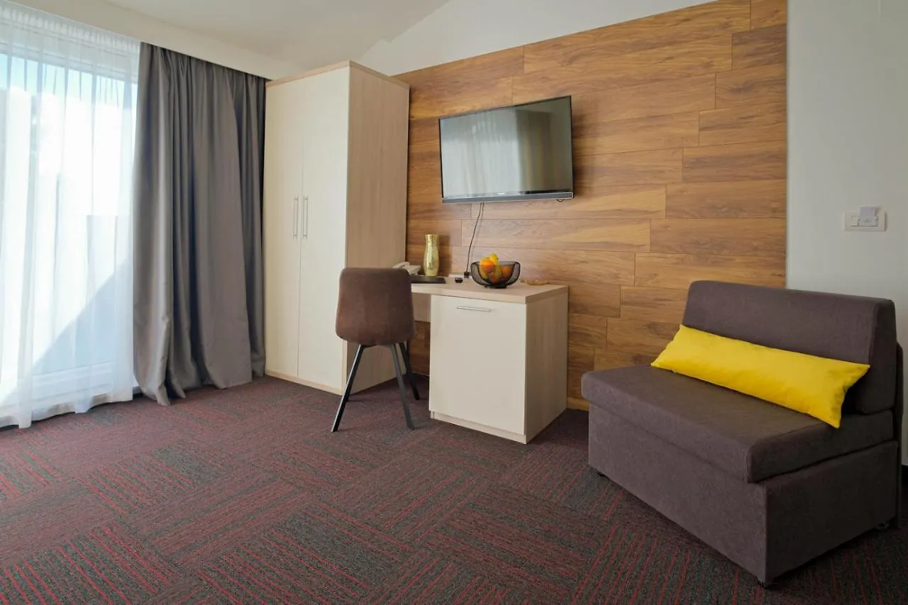 Hotel Bor Krk Town