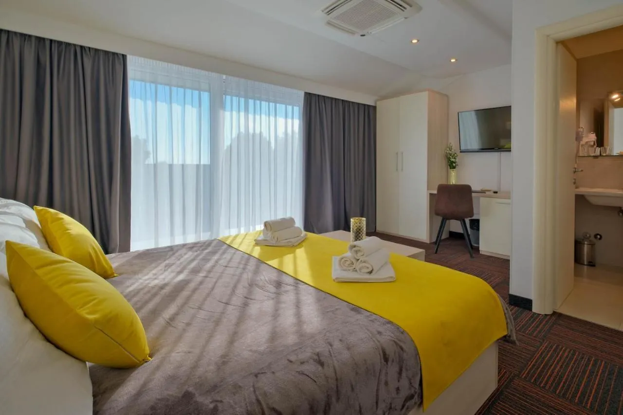 Hotel Bor Krk Town