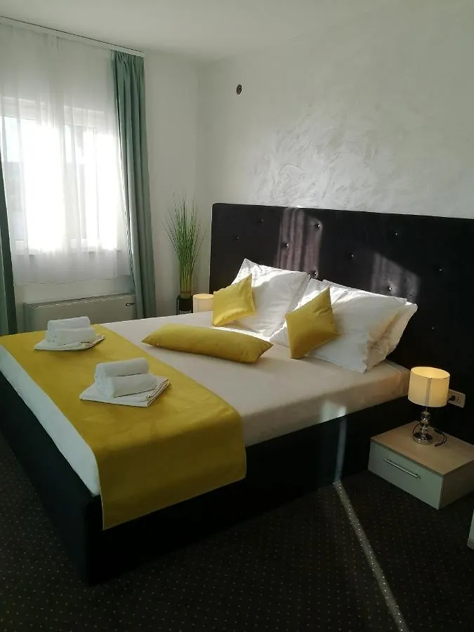 Hotel Bor Krk Town