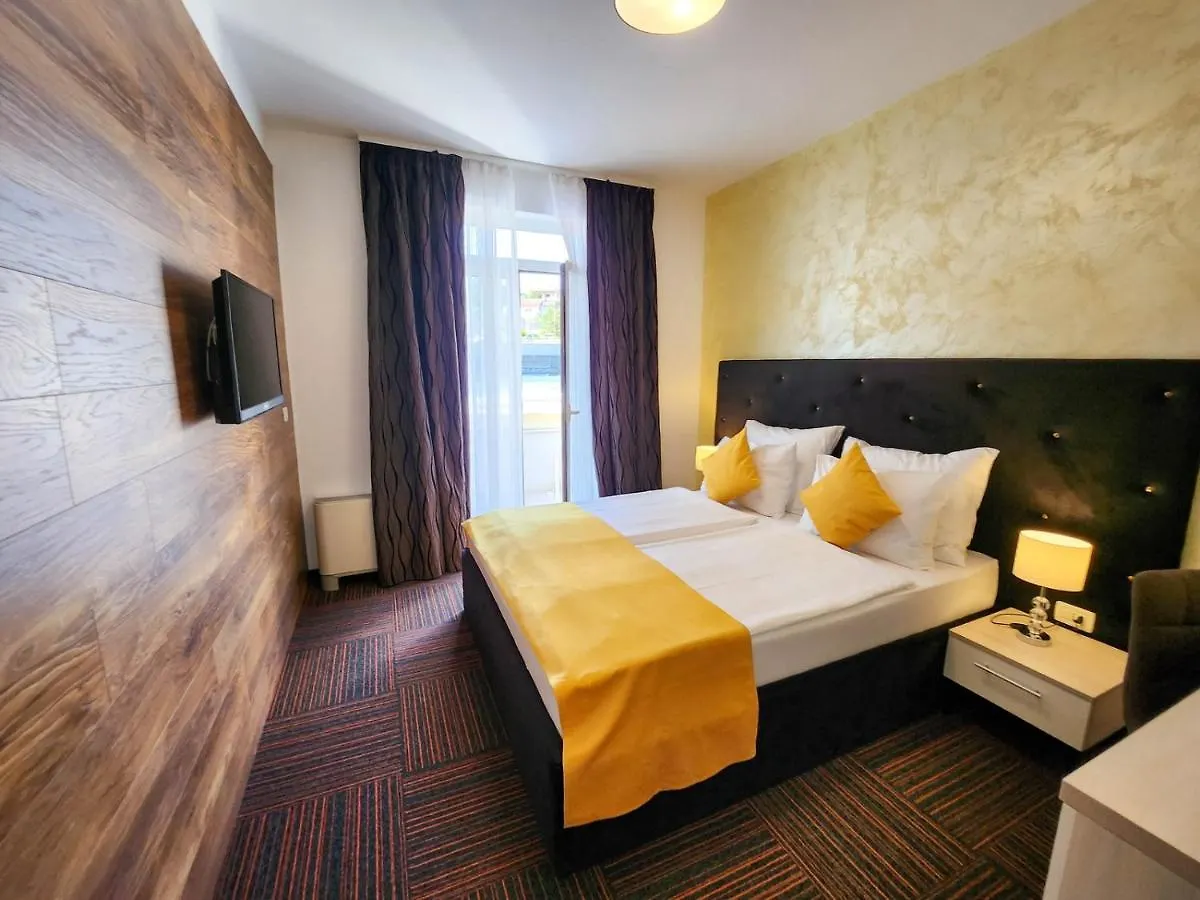 Hotel Bor Krk Town