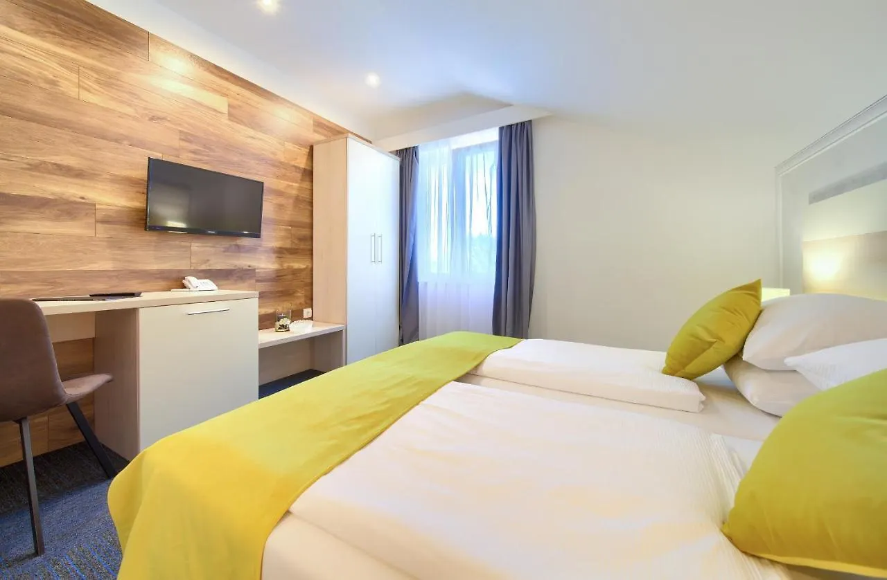 Hotel Bor Krk Town 3*,